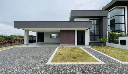 Casa de alto padrão à venda com 222m² no Swiss Park, Campinas-SP
