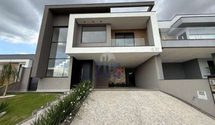 Sobrado à venda em Valinhos, Roncáglia, com 3 suítes, com 231 m²