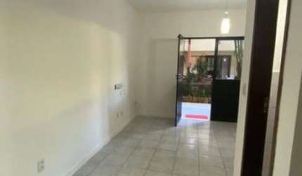 Casa para Venda em Lauro de Freitas, Buraquinho, 2 dormitórios, 2 suítes, 3 banheiros, 1 vaga