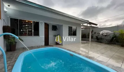 Excelente casa com piscina em Piraquara