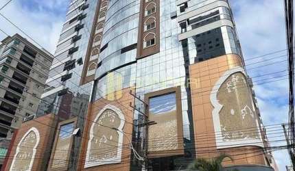 Apartamento frente Av. Nereu ramos