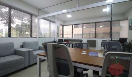 Sala comercial à venda na Avenida Cristóvão Colombo, Auxiliadora, Porto Alegre, 33 m2 por R$ 190.000