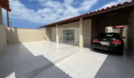 CASA ISOLADA LADO PRAIA COM EDÍCULA E AMPLO QUINTAL PARA VENDA EM ITANHAÉM!