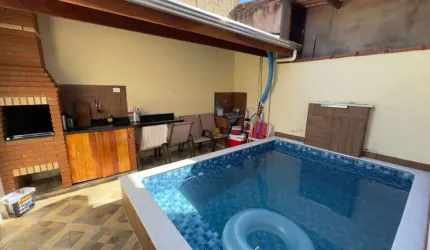 LINDA CASA EM BAIRRO RESIDENCIAL COM PISCINA E CHURRASQUEIRA EM ITANHAÉM!