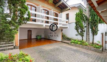 Casa para Venda - 303m², 3 dormitórios, sendo 2 suites, 4 vagas - Vila Sônia
