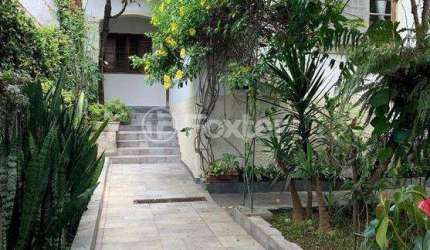 Casa com 4 quartos à venda na Rua Jaboticabal, 800, Vila Bertioga, São Paulo, 350 m2 por R$ 1.250.000