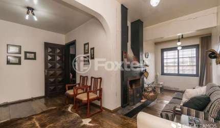 Casa com 3 quartos à venda na Rua Professor Abílio Azambuja, 115, Jardim do Salso, Porto Alegre, 330 m2 por R$ 615.000