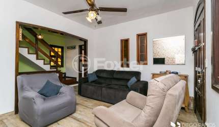 Casa com 5 quartos à venda na Rua Vinte e Um de Agosto, 133, Cavalhada, Porto Alegre, 220 m2 por R$ 850.000