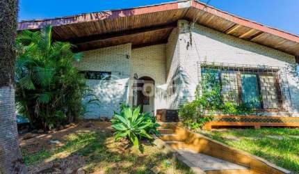 Casa com 3 quartos à venda na Avenida Assis Chateaubriand, 17, São Sebastião, Porto Alegre, 200 m2 por R$ 793.000