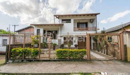 Casa com 4 quartos à venda na Avenida Frei Henrique de Coimbra, 84, Vila Ipiranga, Porto Alegre, 270 m2 por R$ 1.425.000