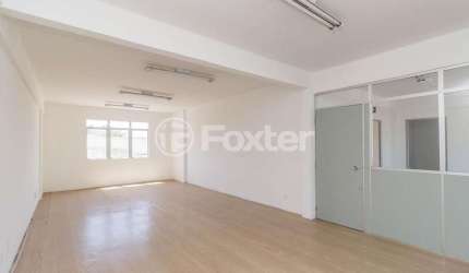 Barracão / Galpão / Depósito com 7 salas à venda na Rua Conselheiro Travassos, 235, São Geraldo, Porto Alegre, 740 m2 por R$ 900.000