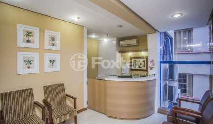 Sala comercial com 3 salas à venda na Praça Dom Feliciano, 26, Centro Histórico, Porto Alegre, 44 m2 por R$ 350.000