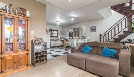 Casa com 6 quartos à venda na Rua Ângelo Passuelo, 330, Vila Nova, Porto Alegre, 130 m2 por R$ 617.500