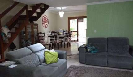 Casa com 3 quartos à venda na Rua Claudio da Silva Pinto, 34, Espírito Santo, Porto Alegre, 160 m2 por R$ 803.225