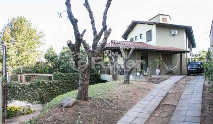 Casa com 4 quartos à venda na Rua Sepé Tiaraju, 1159, Medianeira, Porto Alegre, 379 m2 por R$ 1.200.000