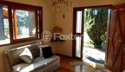 Casa com 4 quartos à venda na Rua Jorge Calil Flores, 211, Centro, Viamão, 305 m2 por R$ 1.800.000