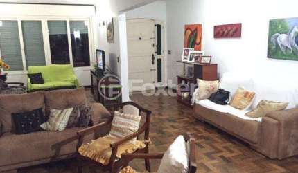 Casa com 3 quartos à venda na Rua Alfredo Silveira Dias, 223, Nonoai, Porto Alegre, 315 m2 por R$ 850.000