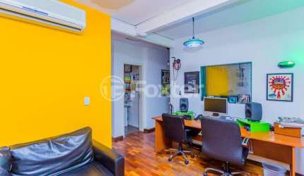 Casa com 4 quartos à venda na Rua Felipe Neri, 353, Auxiliadora, Porto Alegre, 250 m2 por R$ 940.500