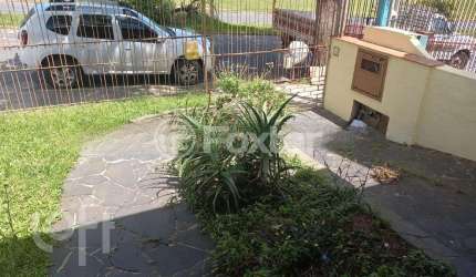 Casa com 3 quartos à venda na Avenida Luiz Moschetti, 340, Vila João Pessoa, Porto Alegre, 230 m2 por R$ 440.000