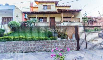 Casa com 4 quartos à venda na Rua Professor Bertrand Russel, 158, Vila Ipiranga, Porto Alegre, 380 m2 por R$ 1.470.000
