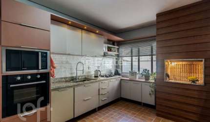 Casa com 2 quartos à venda na Rua Pedro Waine, 176, Santa Maria Goretti, Porto Alegre, 216 m2 por R$ 680.000