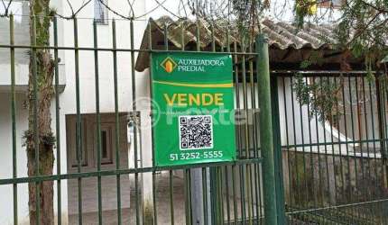 Casa com 3 quartos à venda na Rua Lauro Rodrigues, 590, Costa e Silva, Porto Alegre, 197 m2 por R$ 520.000