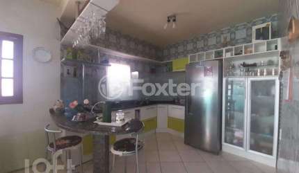 Casa com 6 quartos à venda na Avenida dos Prazeres, 232, Vila Jardim, Porto Alegre, 272 m2 por R$ 850.000