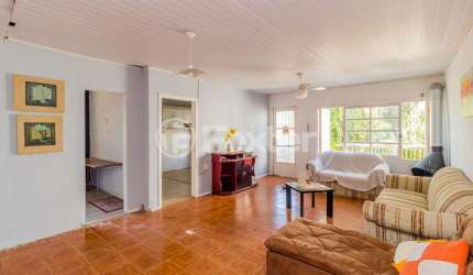 Casa com 3 quartos à venda na Beco do Carvalho, 276, Jardim Carvalho, Porto Alegre, 107 m2 por R$ 399.000