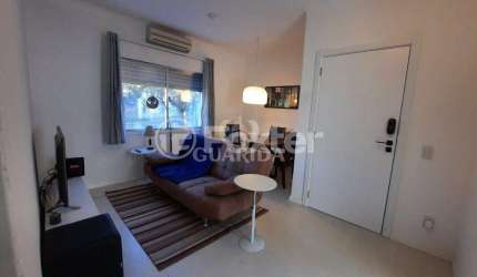 Apartamento com 2 quartos à venda na Rua Doutor Castro de Menezes, 750, Vila Assunção, Porto Alegre, 59 m2 por R$ 280.000