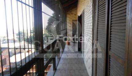 Casa com 3 quartos à venda na Avenida Capivari, 1104, Cristal, Porto Alegre, 270 m2 por R$ 647.000
