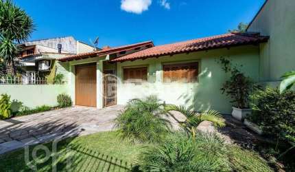 Casa com 3 quartos à venda na Rua Professor Pedro Santa Helena, 235, Jardim do Salso, Porto Alegre, 150 m2 por R$ 691.500