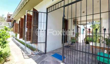 Casa com 3 quartos à venda na Avenida Teixeira Mendes, 298, Chácara das Pedras, Porto Alegre, 114 m2 por R$ 790.000