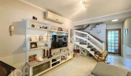 Casa com 3 quartos à venda na Avenida Copacabana, 336, Tristeza, Porto Alegre, 119 m2 por R$ 889.000