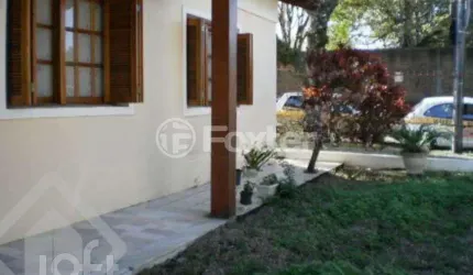 Casa com 5 quartos à venda na Rua Coelho da Costa, 215, Nonoai, Porto Alegre, 211 m2 por R$ 850.000