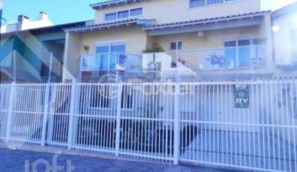 Casa em condomínio fechado com 3 quartos à venda na Rua Ancara, 381, Espírito Santo, Porto Alegre, 360 m2 por R$ 1.170.000
