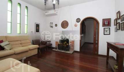 Casa com 6 quartos à venda na Praça Lima Duarte, 57, Chácara das Pedras, Porto Alegre, 406 m2 por R$ 2.450.000