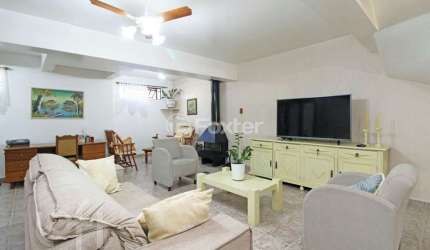 Casa com 3 quartos à venda na Rua Congo, 320, Vila Ipiranga, Porto Alegre, 292 m2 por R$ 899.000