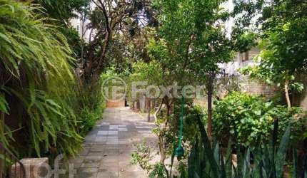 Casa com 4 quartos à venda na Rua Eça de Queiroz, 156, Petrópolis, Porto Alegre, 363 m2 por R$ 1.800.000