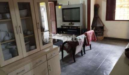 Casa com 2 quartos à venda na Rua Coronel Timóteo, 171, Camaquã, Porto Alegre, 180 m2 por R$ 530.000