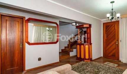 Casa com 3 quartos à venda na Rua Vicente Marsiglia Filho, 206, Jardim Leopoldina, Porto Alegre, 200 m2 por R$ 655.000