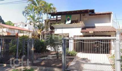 Casa com 3 quartos à venda na Rua Erebango, 114, Nonoai, Porto Alegre, 370 m2 por R$ 710.000