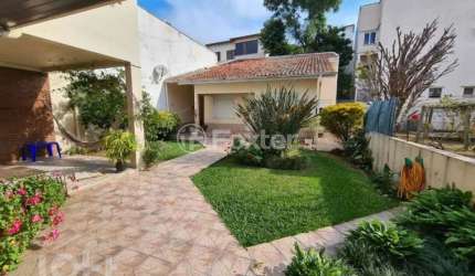 Casa com 6 quartos à venda na Rua da Várzea, 32, Jardim São Pedro, Porto Alegre, 403 m2 por R$ 790.000