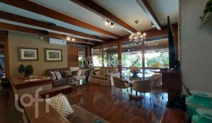 Casa com 3 quartos à venda na Avenida Itamarati, 564, Itacorubi, Florianópolis, 330 m2 por R$ 2.850.000