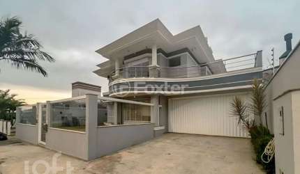 Casa com 3 quartos à venda na Rua dos Lírios, 25, Pedra Branca, Palhoça, 201 m2 por R$ 2.350.000