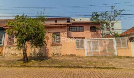 Casa com 4 quartos à venda na Rua Ponche Verde, 163, Medianeira, Porto Alegre, 438 m2 por R$ 598.000