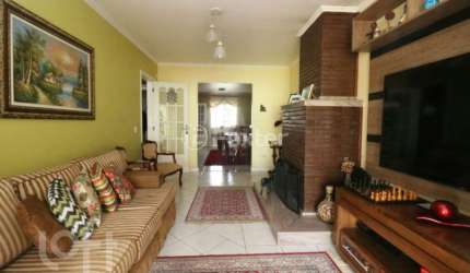 Casa com 3 quartos à venda na Rua Carlos Ferreira, 34, Teresópolis, Porto Alegre, 258 m2 por R$ 1.030.000