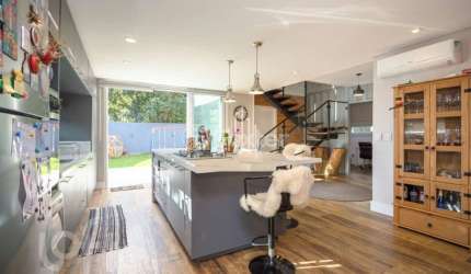 Casa com 3 quartos à venda na Rua Fernando Osório, 1240, Teresópolis, Porto Alegre, 315 m2 por R$ 1.290.000