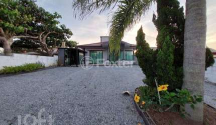 Casa com 3 quartos à venda na Rua Clevelândia, 1, Enseada de Brito, Palhoça, 150 m2 por R$ 850.000