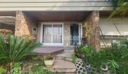 Casa com 3 quartos à venda na Rua Professor Fernando Carneiro, 240, Três Figueiras, Porto Alegre, 290 m2 por R$ 1.800.000