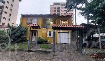 Casa com 4 quartos à venda na Rua das Caravelas, 46, Vila Ipiranga, Porto Alegre, 340 m2 por R$ 1.567.500
